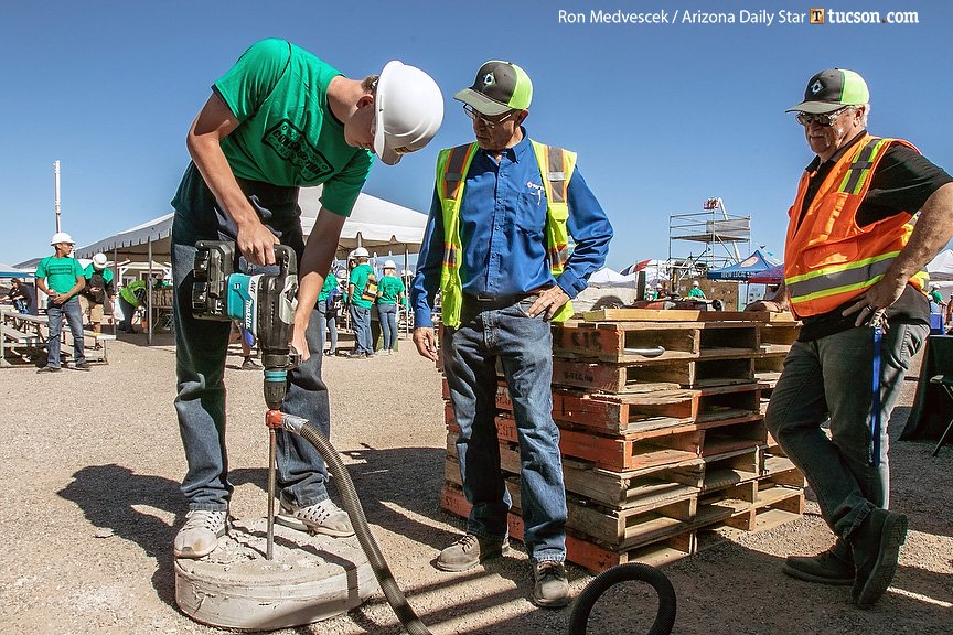 ronmedvescek's tweet photo. Hung out with hundreds of school kids learning about the worker shortage in #construction trades at 5th Annual Southern Arizona Construction Career days https://t.co/onxDmoJn6d in #Tucson Need is great as workers retire. See our gallery https://t.co/aTOu9EETvu https://t.co/OdeBV8ZA7m