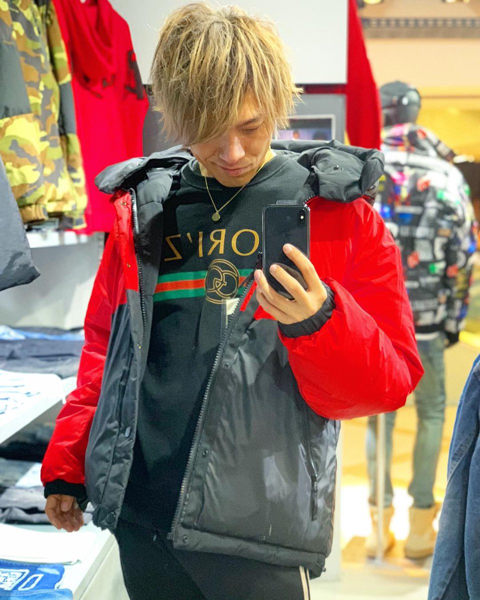 hiro_yve's tweet photo. gm〜🌞💕
店長のひろきです🐶❤️
✅newarrival...
OOTD...📸✨
リバーシブル中綿ブルゾンが入荷🎉🎉
軽い着心地とリバーシブルなのも👍💮💯
軽い着心地で防寒性もバッチリ🙆‍♂️⭕️
#kpop #KPOP好きな人と繋がりたい #いいね返し #いいねした人全員フォローする #お洒落さんとつながりたい #ootd #gucci https://t.co/zwjYPWJby9