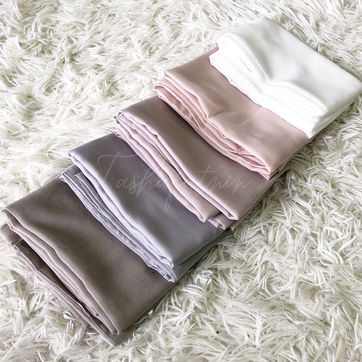 tashafatnin's tweet photo. FREE TUDUNG BAWAL for bawal lovers. Kak Mawar bagi free je tau untuk 3 orang terpilih if sampai 5k retweet. Nak?? RETWEET sekarang!! GOOOO 😜 kitaa baaggiiiiii... kita jannjjiiiiii💕 https://t.co/teIn7wnhXm
