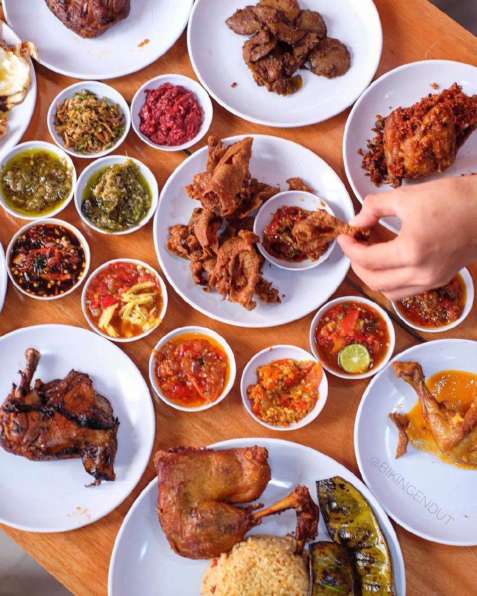 Gak perlu trik buat bikin kamu klik sama menu masakan Mbak Mila, soalnya rasanya emang magic! Mampu menyihir Mas/Mbak buat terus icip-icip lagi dan lagi. Ihiwww!