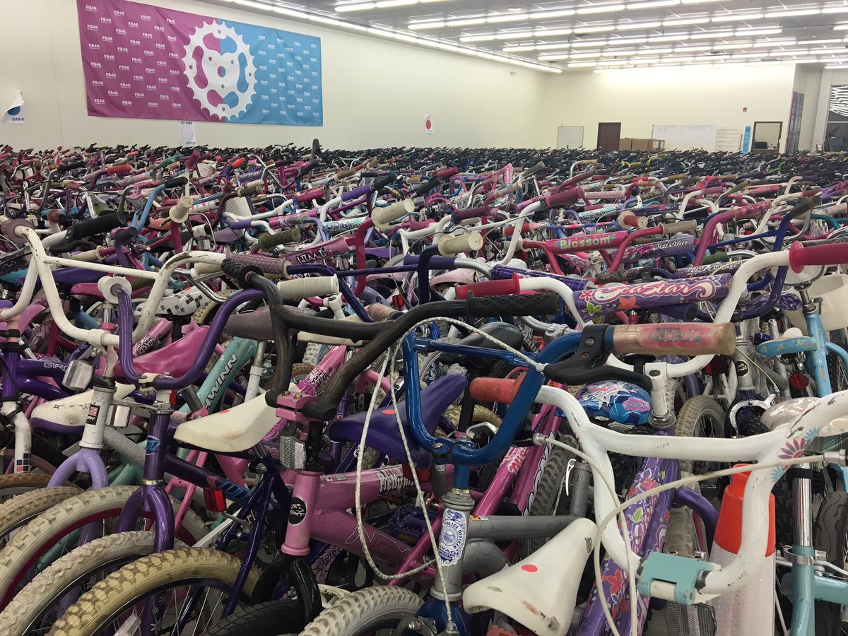 SurlyGivesADamn's tweet photo. Wrenching &amp; cleaning tonight at @freebikes4kidz! #SGADMN https://t.co/zMe1gCn10U