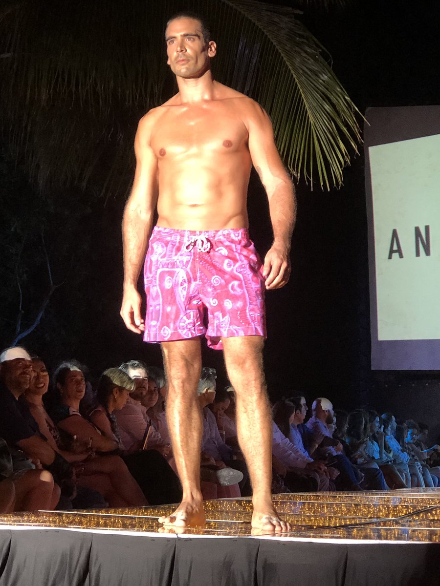 VERO_MIER's tweet photo. #MéxicofashionSHOW #MFS2018 @TresRiosResort Andres Gasque https://t.co/w7uiN9y7cK