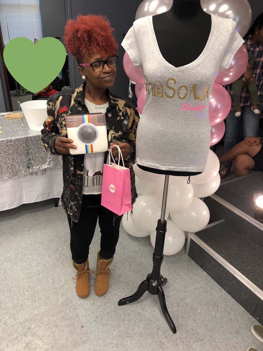 shesonik's tweet photo. Happy customers! 💕🛍 thanks for shopping with us! #shesonikboutique #SHESONIK #apparel #minks #sheslayy #indystyles #slayyourbae #indy #clothes #shoes #chicago #boutique #ohio #lipgloss #makeup #bossedup #glamdup https://t.co/6y2T4ja43f
