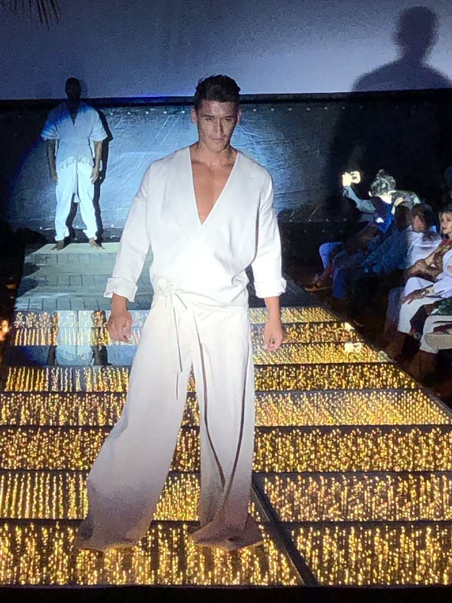 VERO_MIER's tweet photo. Guillermo Jester #MéxicofashionSHOW #MFS2018 @TresRiosResort https://t.co/gs5Eo1tJiS
