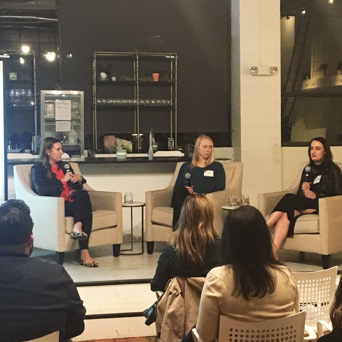 SproutSocial's tweet photo. "We (as consumers) expect transparency and authentic communication, because we can. With the crowded marketplace, brands need to deliver otherwise we can just easily look elsewhere." - Stacy Andrews of @seattlechildren #DataAndDrinks
RT @lin_krystal https://t.co/2HcSorgvou