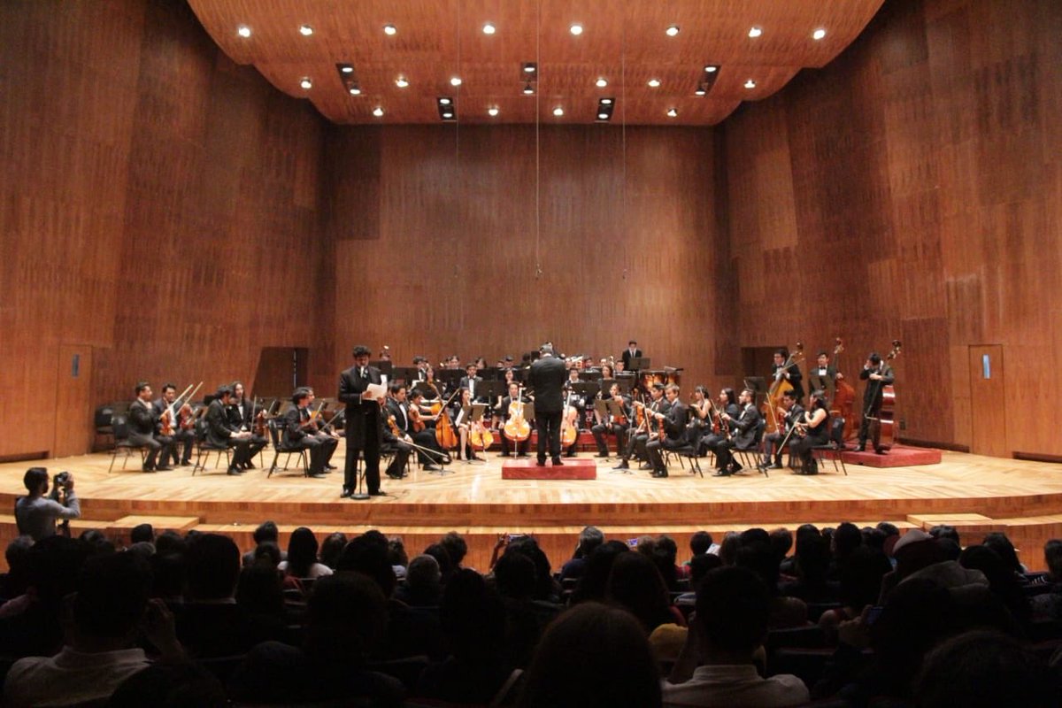 maferolverac's tweet photo. Estamos de GALA en #SemanaDeLasJuventudes festejando 10 años de la Orquesta Sinfónica de @InjuveCDMX, ¡felicidades! https://t.co/qvPNgDCxtp