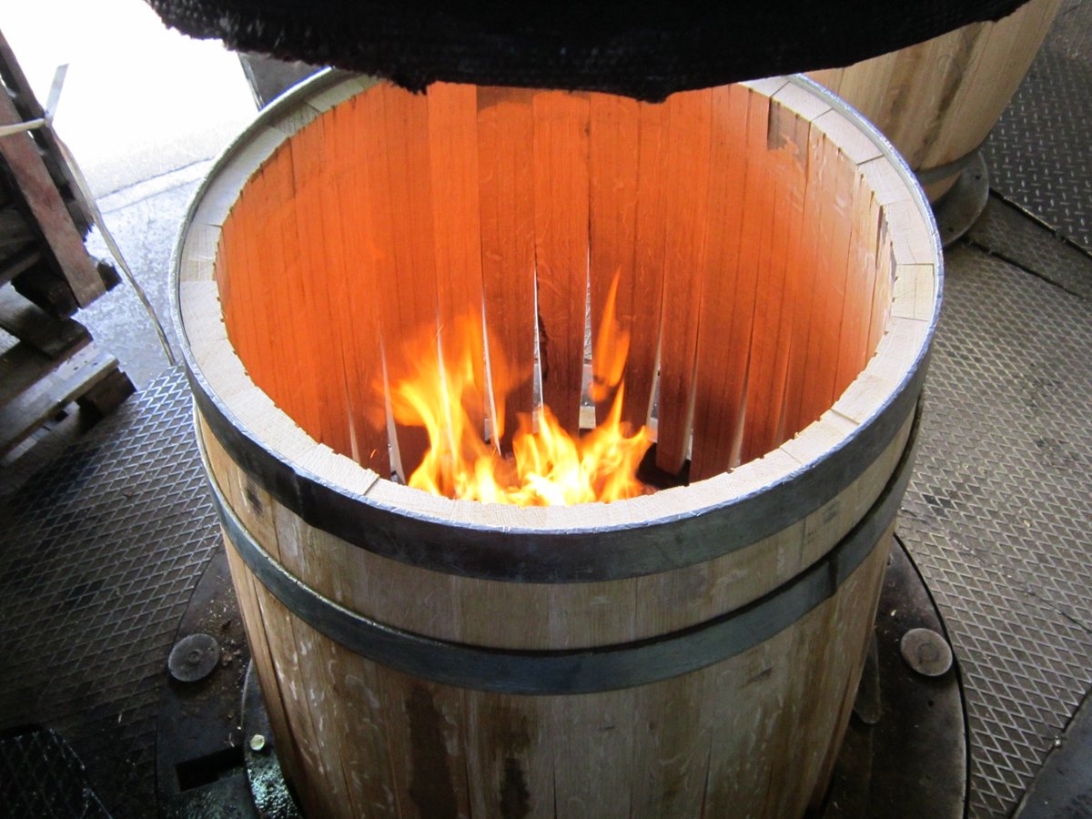 Want to learn a couple of fundamentals of oak and winemaking? Check this out: nakedwines.com.au/wall/single_vi…