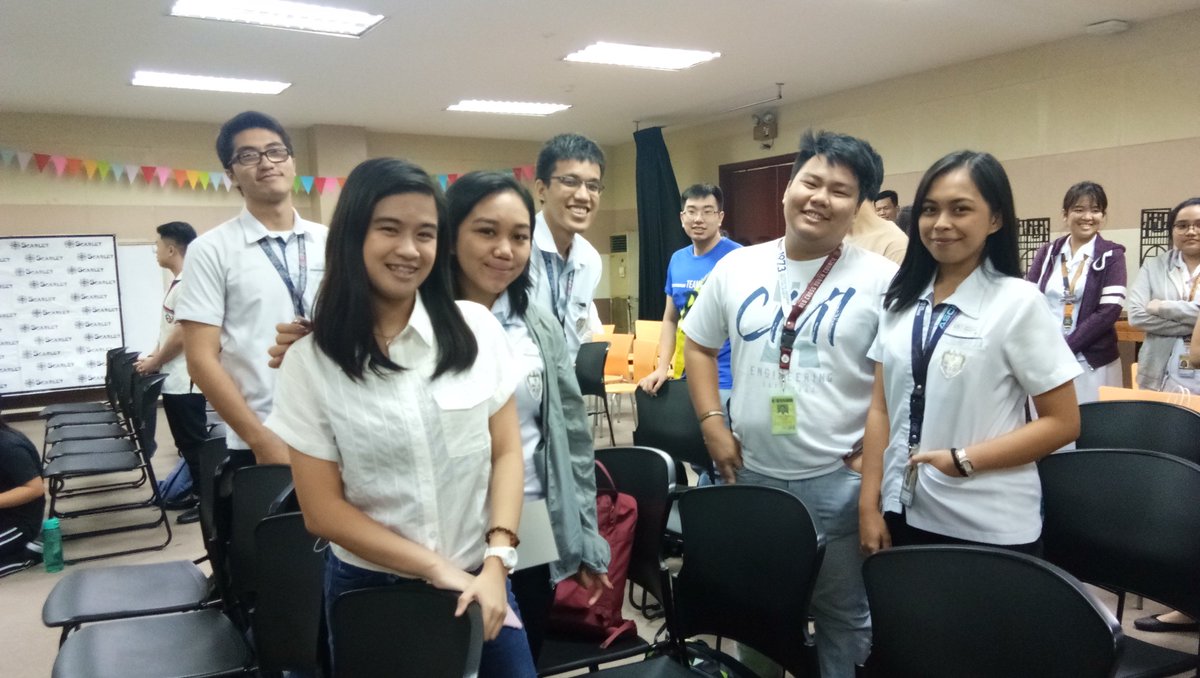ScarletENGG's tweet photo. Our very own Scarlet-Engineering officers and members are here waiting for you! See you Pandas! 

#DoItWithScarlet 
#PandasOnTheRise 
#GAwangScarlet 
#PANDAratingAng100PesosMo 
🐼💓 https://t.co/mt6zYNQnmc