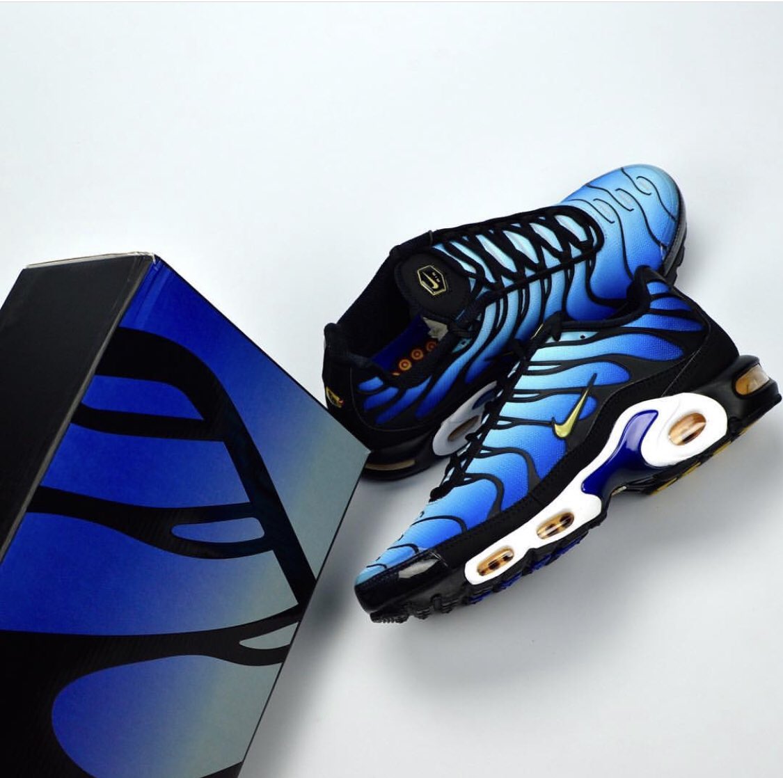 air max plus hyper blue og