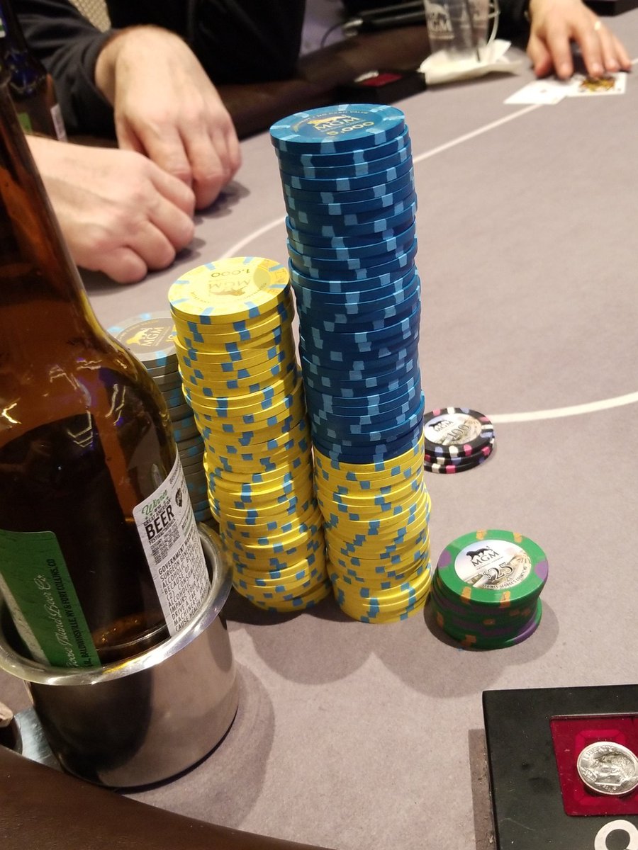 moneymetalcakes's tweet image. Flakesy is building a stack @MGMNH_Poker...#cakesclassic