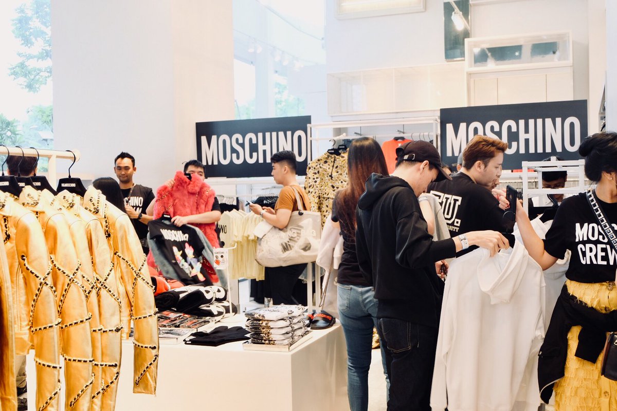 h&m moschino in store