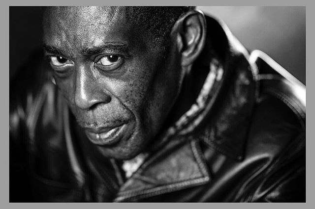 JoelSaget's tweet photo. #inkolijeanbofane #writer #literature #congolese #congo #labelledecasa @actessud #portrait https://t.co/U386UThF0l https://t.co/7rg62pa70U