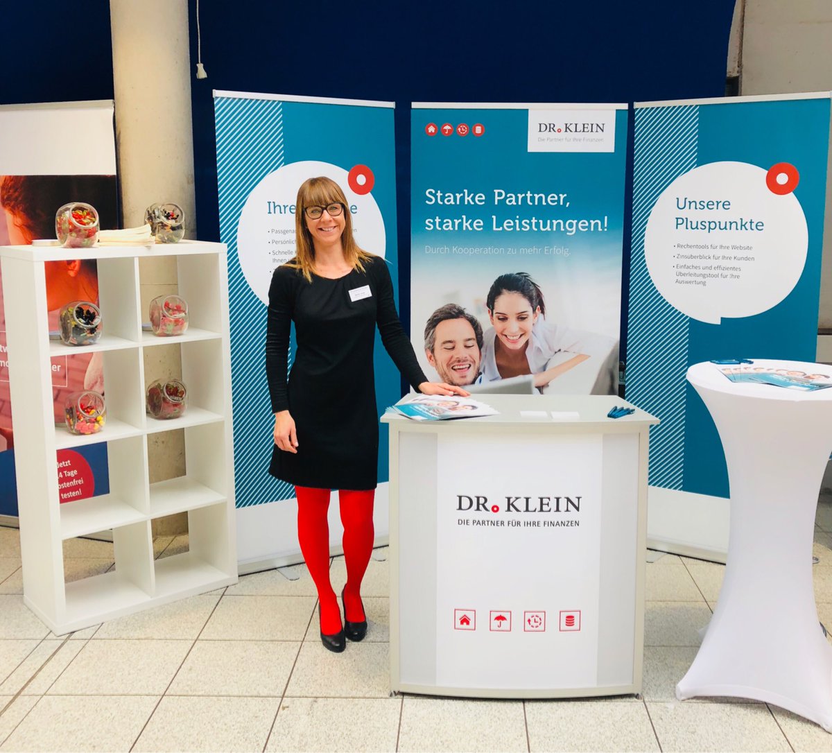 Moin aus #Thueringen vom #IVD #Immobilientag. #Dr_Klein ist bereit für gute Gespräche. #Nervennahrung braucht bei uns zwar keiner, aber unsere #Candybar ist trotzdem am Start. Bis gleich in #Erfurt