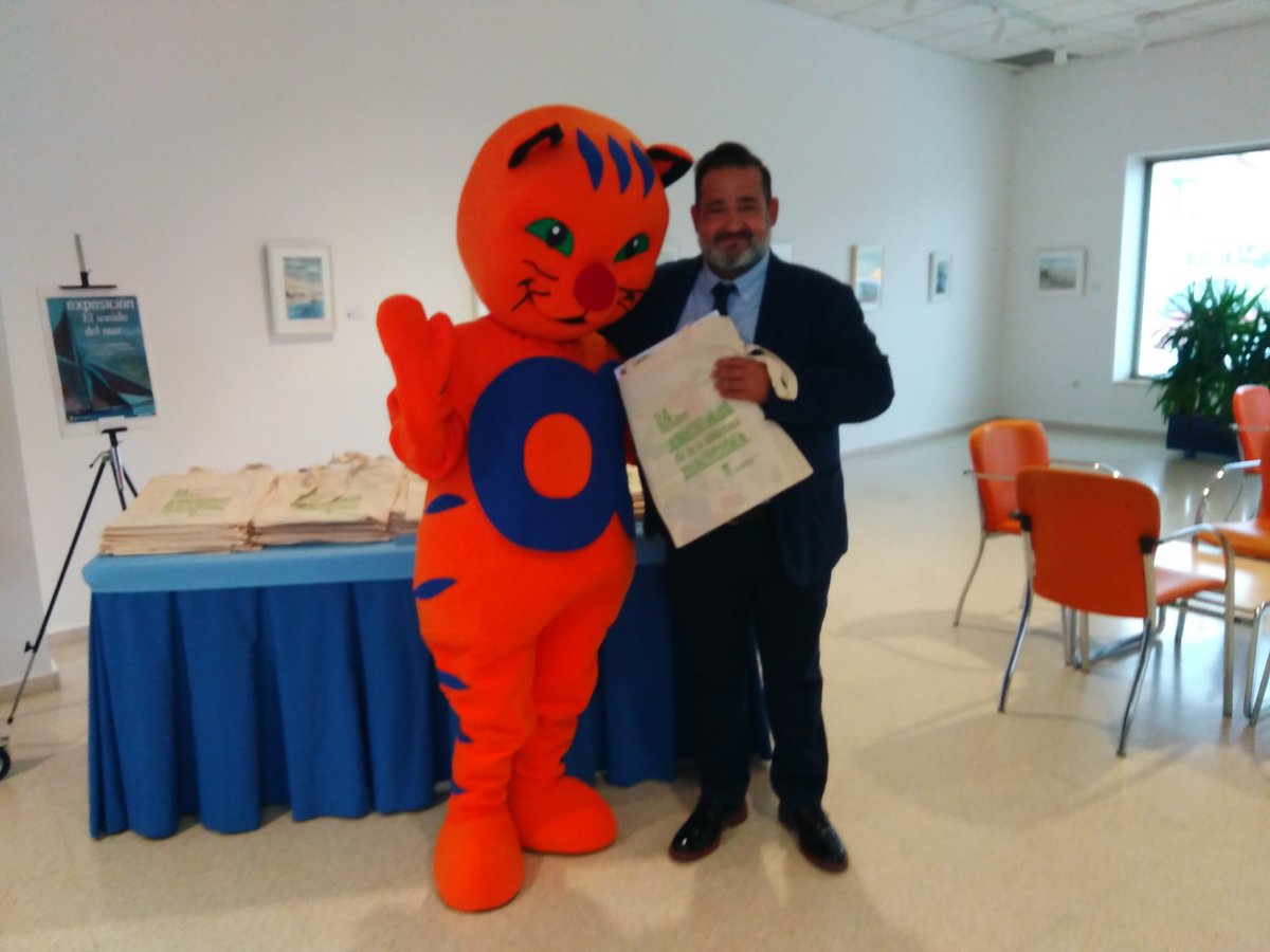 AABPresidente's tweet photo. Con Monto la mascota de @BibMontequinto  en las #3JTB https://t.co/SbPBNNvCsI