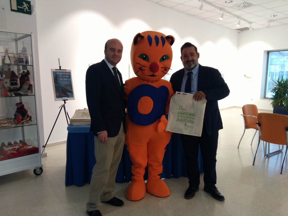 AABPresidente's tweet photo. Con Monto la mascota de @BibMontequinto  en las #3JTB https://t.co/SbPBNNvCsI