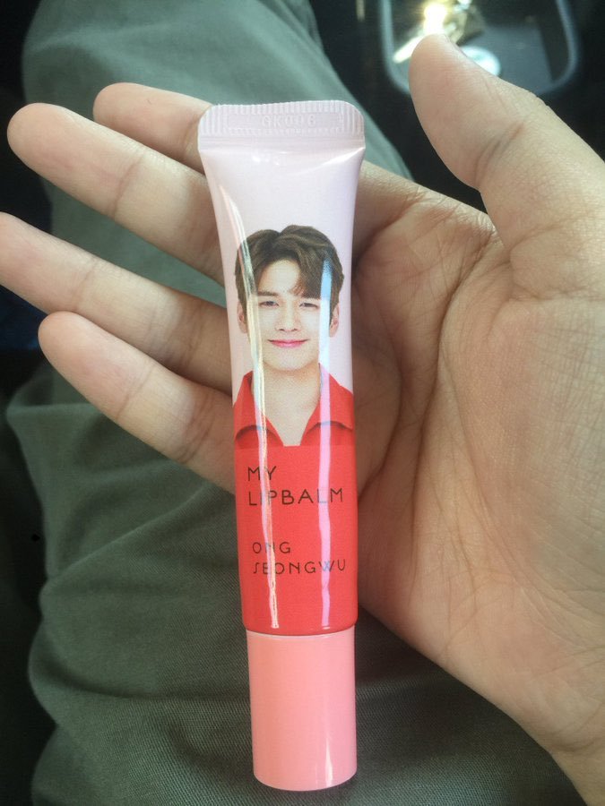 Forsale20181's tweet photo. ขายเท
#Innisfree x WANNAONE องซองอู 
สภาพ 100% ไม่เคยใช้ ไม่เคยเปิด 
(ไม่มีกล่องนะคะเพราะเป็นแบบเซท) มีการ์ดเมมเบอร์อื่น/การ์ดรวมแถมให้2ใบค่ะ 
🌱 350 ฿
Dm to order 🌈 
#ตลาดนัดWANNAONE️ 
#HowtoPerfect https://t.co/yHyupLvruj https://t.co/yg2E4iiG5K