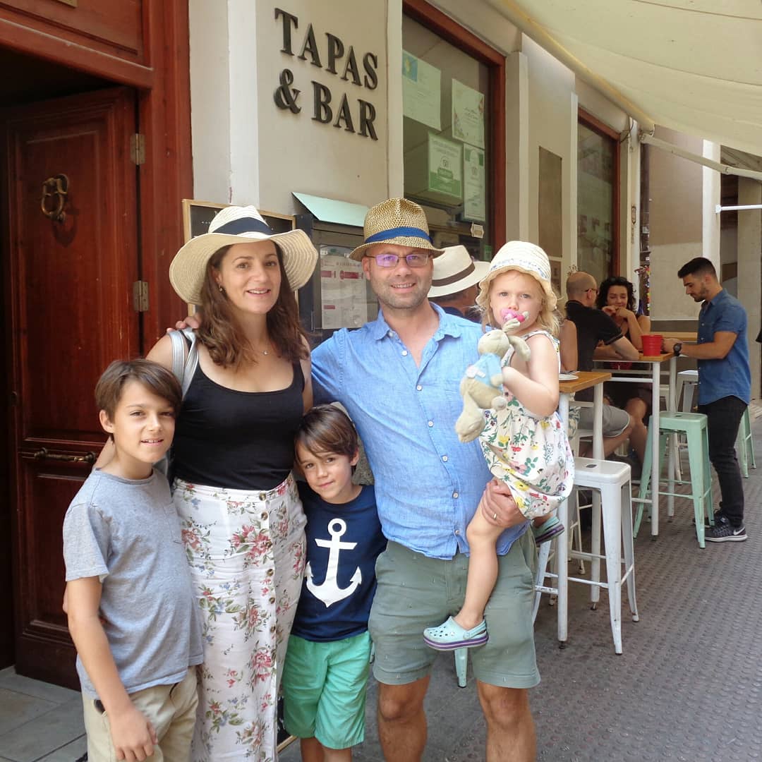 GranadaTapaTour's tweet photo. Many thanks to @daislikethese &amp; family for enjoying a #kidsfriendly #foodtour a few months back. The lunch time event suited Daisy, her husband and 3 young #tapastasters https://t.co/GAm5pWFM58
