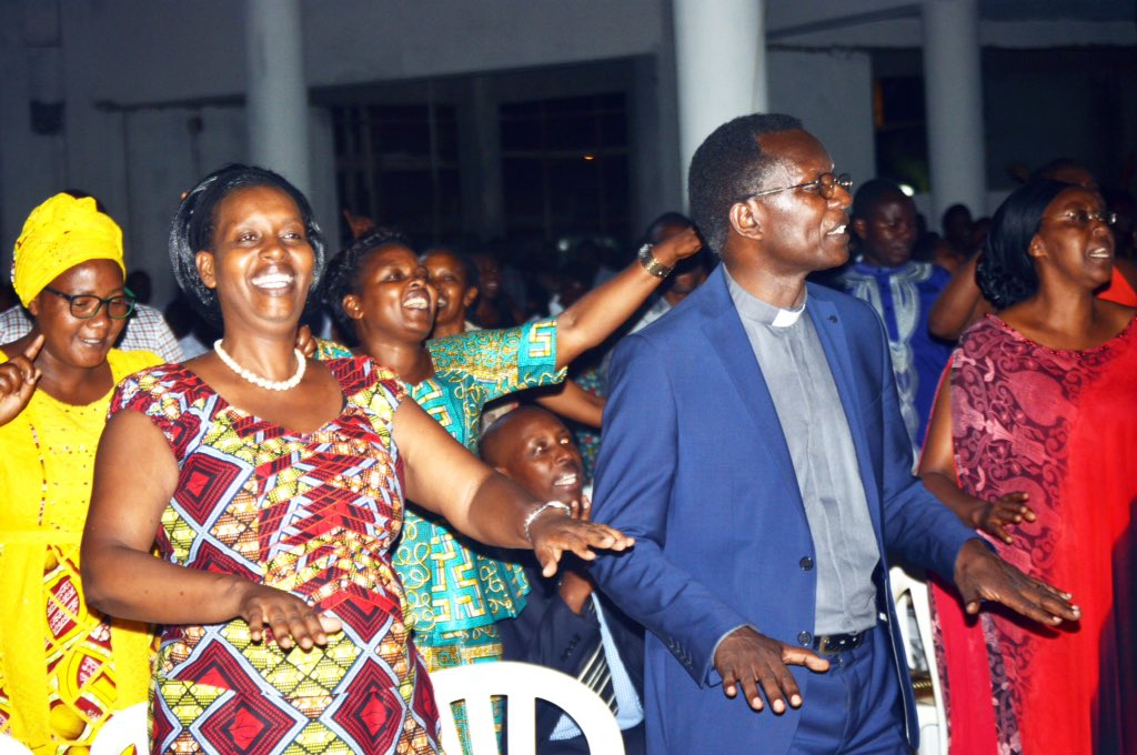HozianaC's tweet photo. Turashimira Imana yabanye natwe kuri 21/10/2018, aha twari twagiye kuvuga ubutumwa bwiza kuri EAR Remera - Giporoso! Imana ishimwe! https://t.co/awZk9NR8ZD