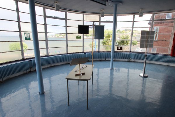 RothesayPav's tweet photo. Following our tweet on Tuesday, we continue to look back at Ally Wallace's fantastic 'Seaside Modernity' exhibition from May 2015. 

Read + see more here - https://t.co/fpxa9Z0tqx https://t.co/laXqRvASvB