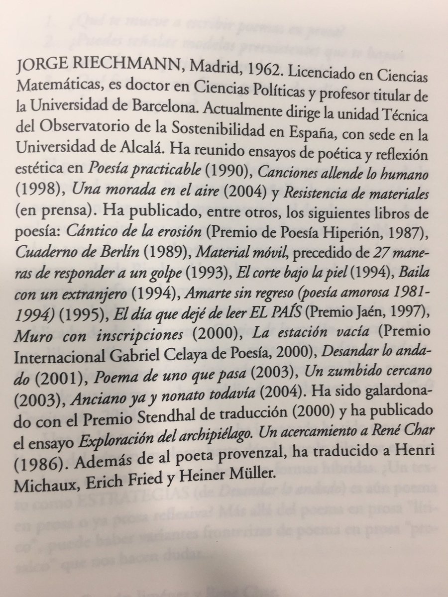 Vuelo7988's tweet photo. #PoesíaSobreHojasdeHierba “En política, uno más uno es dos. En poesía, uno más uno es infinito”. @JorgeRiechmann Campo abierto, Antología del poema en prosa en España (1990-2005) #DVDediciones 2005 edición de #MartaAgudo y C. Jiménez Arribas https://t.co/zNrLroikvO