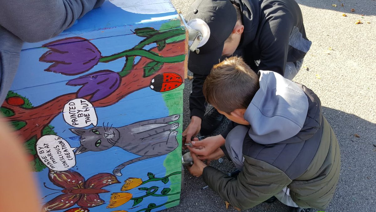 thehullwewant's tweet photo. #thehullwewant sends greetings to Youth Work Week #YWW18 young people from The Hut @childdynamix (east) & The Do It Project @BetterGoodwin (west) painted our amazing conversation couches #YouthWork #ShiftThePower #senseofownership @natyouthagency @indefenceyw @ChooseYouth https://t.co/SaUo0b6SZc