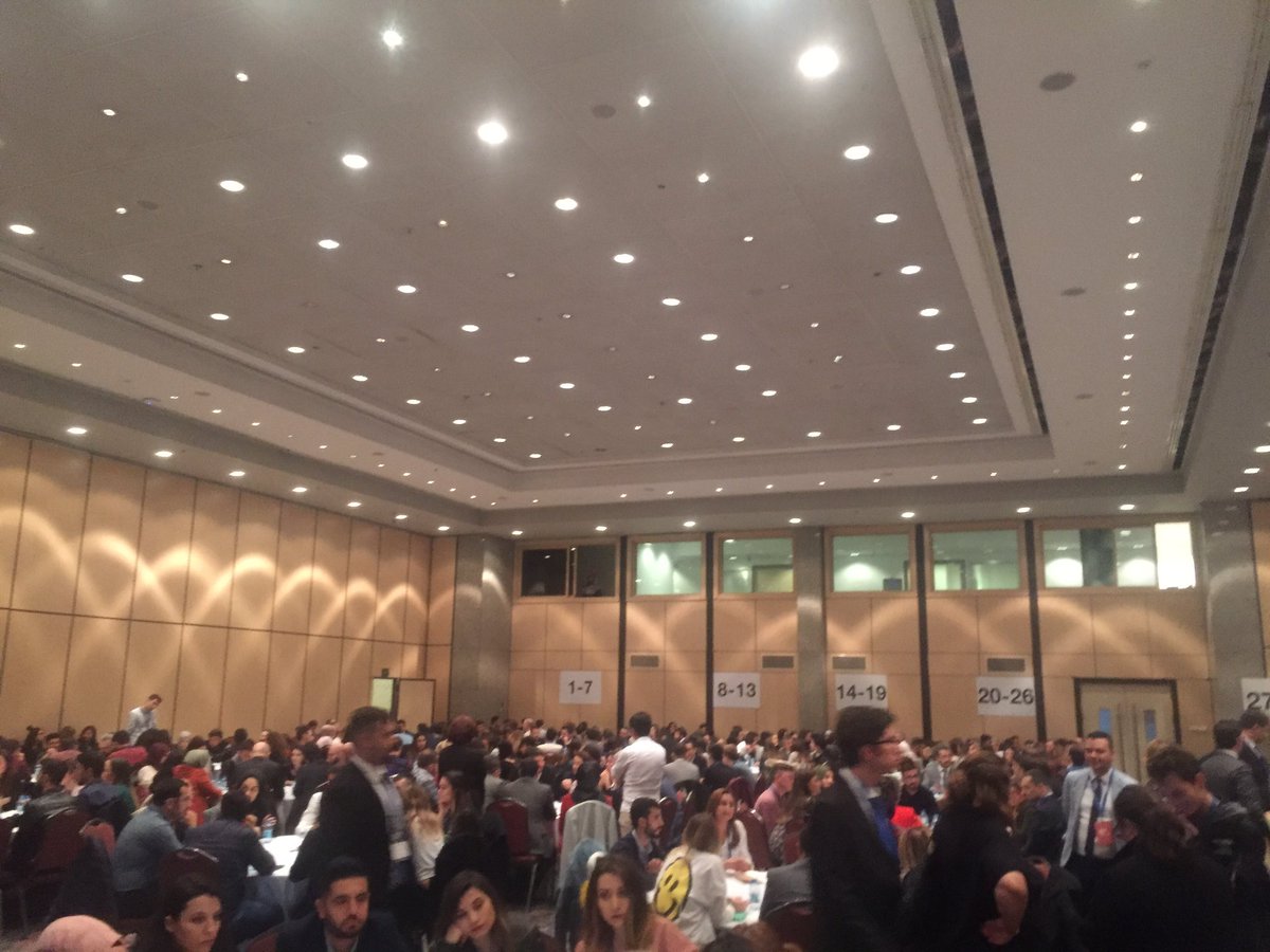 <a href="/g3forum/">g3forum</a> da yuvarlak masa toplantilari suruyor. Girisimciler kendilerini, urun ve hizmetlerini tanitip birbirleri ile fikir alisverisinde bulunuyor.