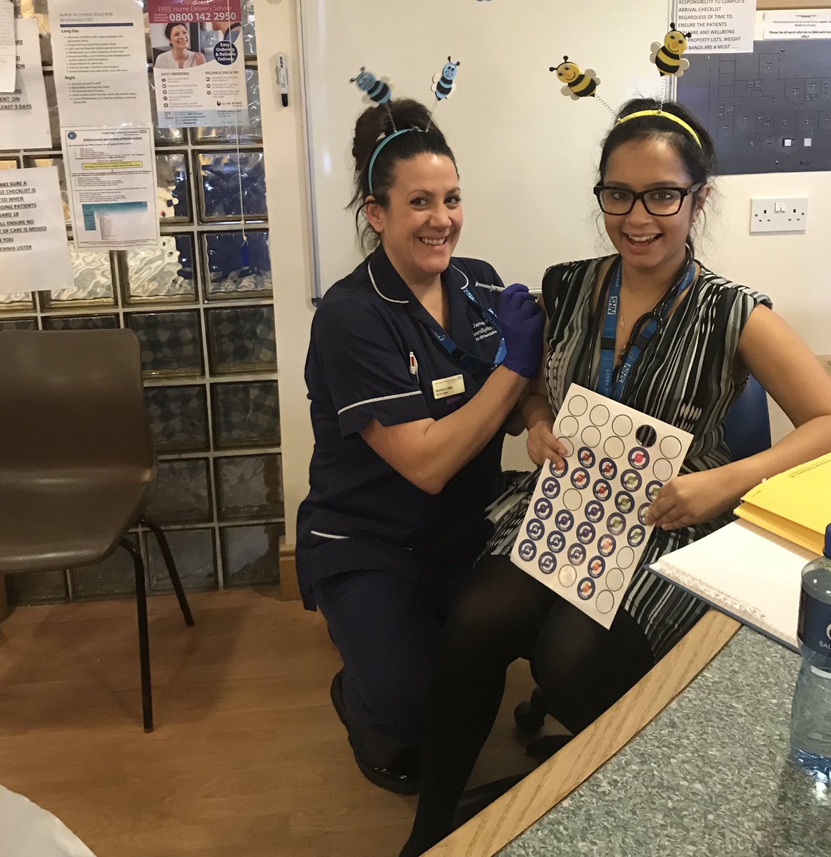 Gemmalister3's tweet photo. Capturing one of our lovey Fy1s early this morning Dr Suchi Ghosh ππ #flubees #savinglivesthroughprevention https://t.co/oigAp8uJsf