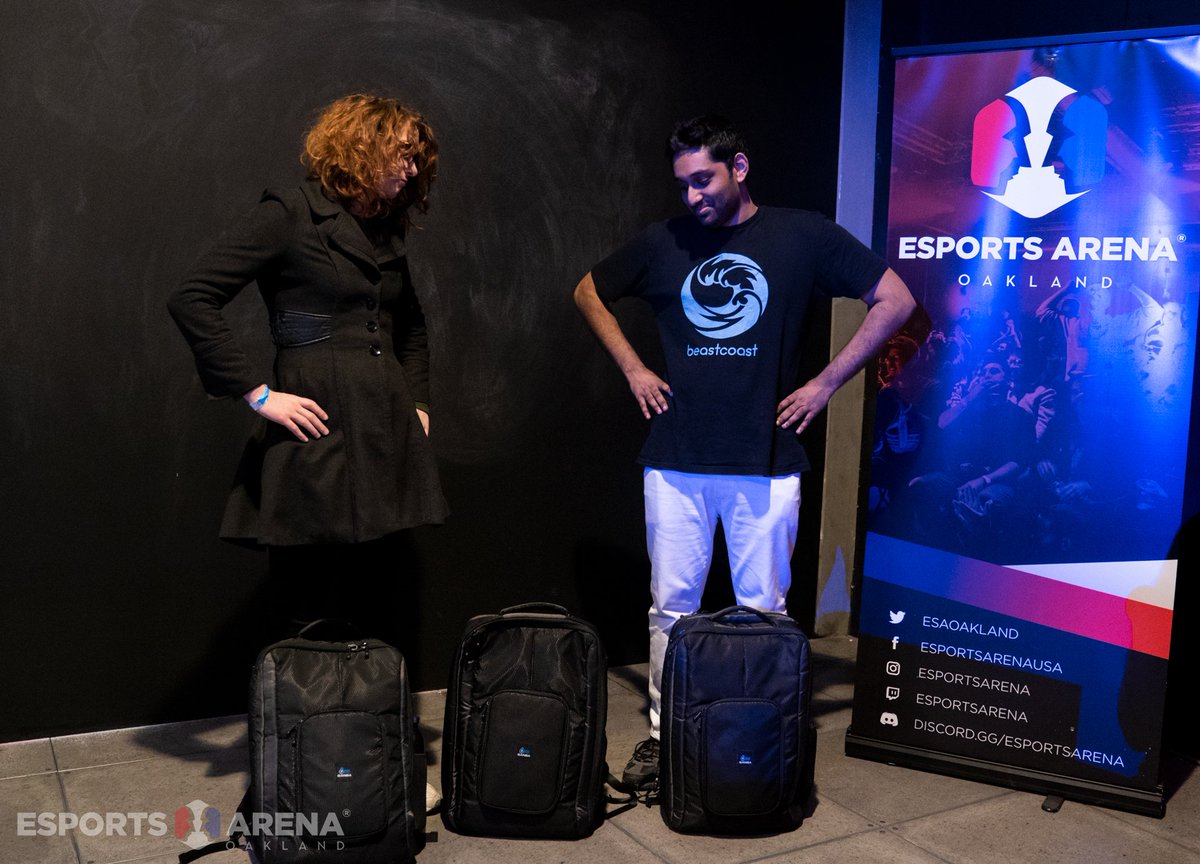 levelupseries's tweet photo. Congrats to Top 3 #DBFZ at #WNFOakland EP 15! 

1st: @ApologyMan 
2nd: @yohosiefgc 
3rd: @CientifiKOF 

ft. @Dacidbro's @eightarc bag 😂 https://t.co/MpYjsimrSB