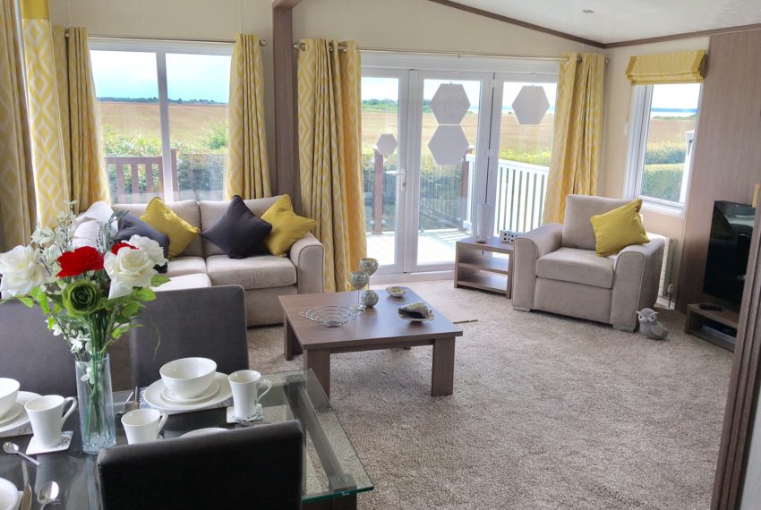 HolidayHomeAgen's tweet photo. #Holiday #Homes For #Sale Starting From £19,995 used and £29,995 new throughout #Kent

* #Free 2019 Site Fees 

* Long Season Lengths 

* Low Deposits Finance Available 

Goto https://t.co/BmQMESIW15  for info &amp; appointments 

#Chatham #Rochester #Gillingham #romney #Tenterden https://t.co/AYBLfxyIfu