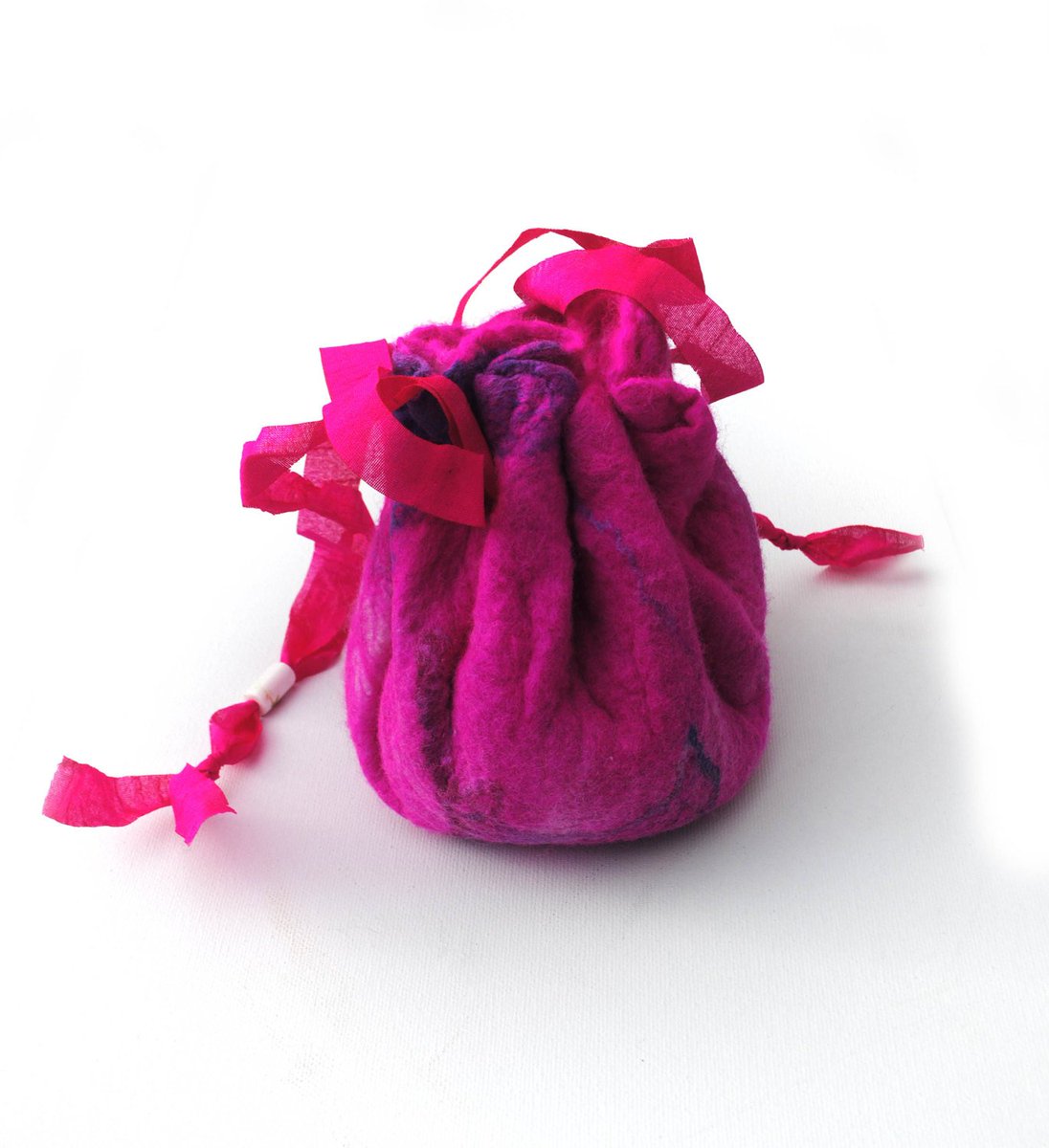 HuttieHattie's tweet photo. Thanks for the kind words! ★★★★★ "So perfect! I absolutely adore this! Thank you so much for a great item and experience!!" Rachel L. https://t.co/hksdJ45M5i #etsy #bagsandpurses #pink #purple #mermaidspurse #handfeltedpurse #texturedmaterial #purewoolfelting #wetfelti https://t.co/NQpHYbV62C