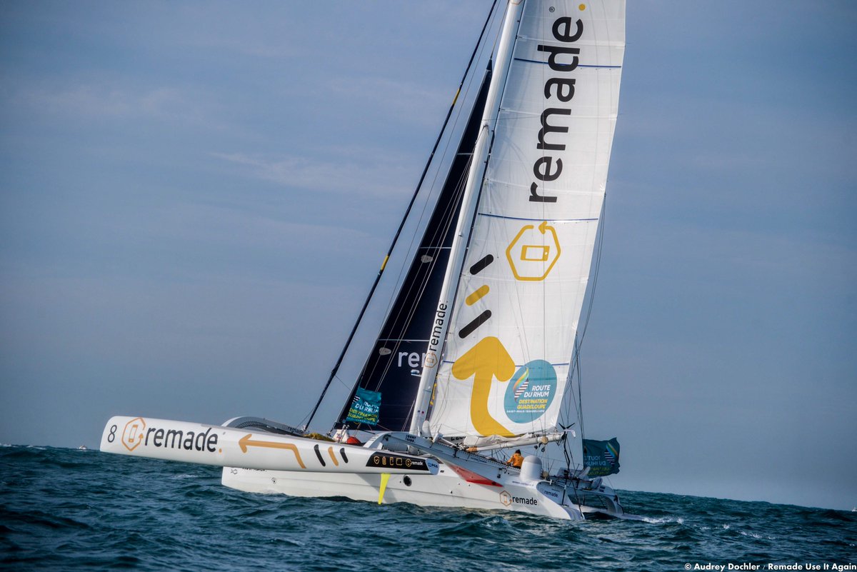 Romain &amp; le trimaran Remade-Use It Again sont bien arrivés vers 5h cette nuit à La Corogne. L'équipe a déjà réparé les chariots de Grand-Voile et fait le tour du bateau, tandis que Romain se repose un peu. Retour en course dans les heures à venir. <a href="/routedurhum/">Route du Rhum - Destination Guadeloupe</a> <a href="/RemadeFr/">Remade</a>
