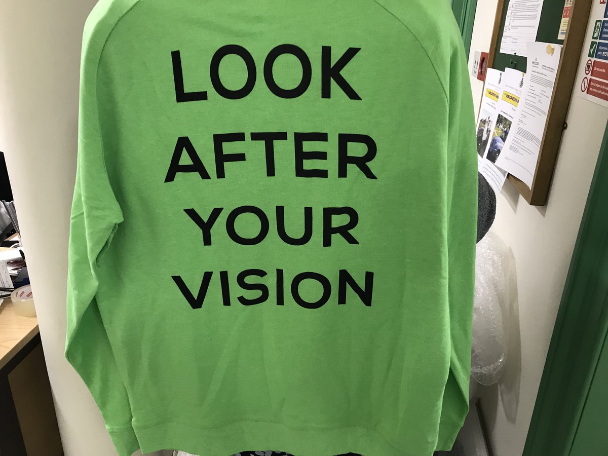 spectaclemakers's tweet photo. Here's a #ThursdayThought - come along to @lordmayors_show
this Saturday, enjoy the spectacle and pageantry - its's a great sight & we're looking forward to being a part of it reminding people to #LookAfterYourVision and get a regular #EyeExamination Look out for our Spectacles! https://t.co/eXKAJpOlZz