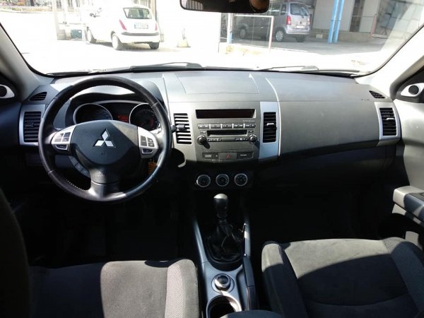foggiabusiness's tweet photo. Mitsubishi Outlander 2.0 TDI    #auto #torremaggiore
https://t.co/MVH368Effe https://t.co/cTqJu65OYj