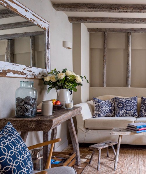 Visiting a coastal home in a stunning location today. 
 Earlier this year, photographer colleague @andreasvoneinsiedel and I ventured to Norfolk for a shoot at gorgeous Oyster Cottage @stay_in_wells. Just love this living room with its driftwood-style console table. #interiors