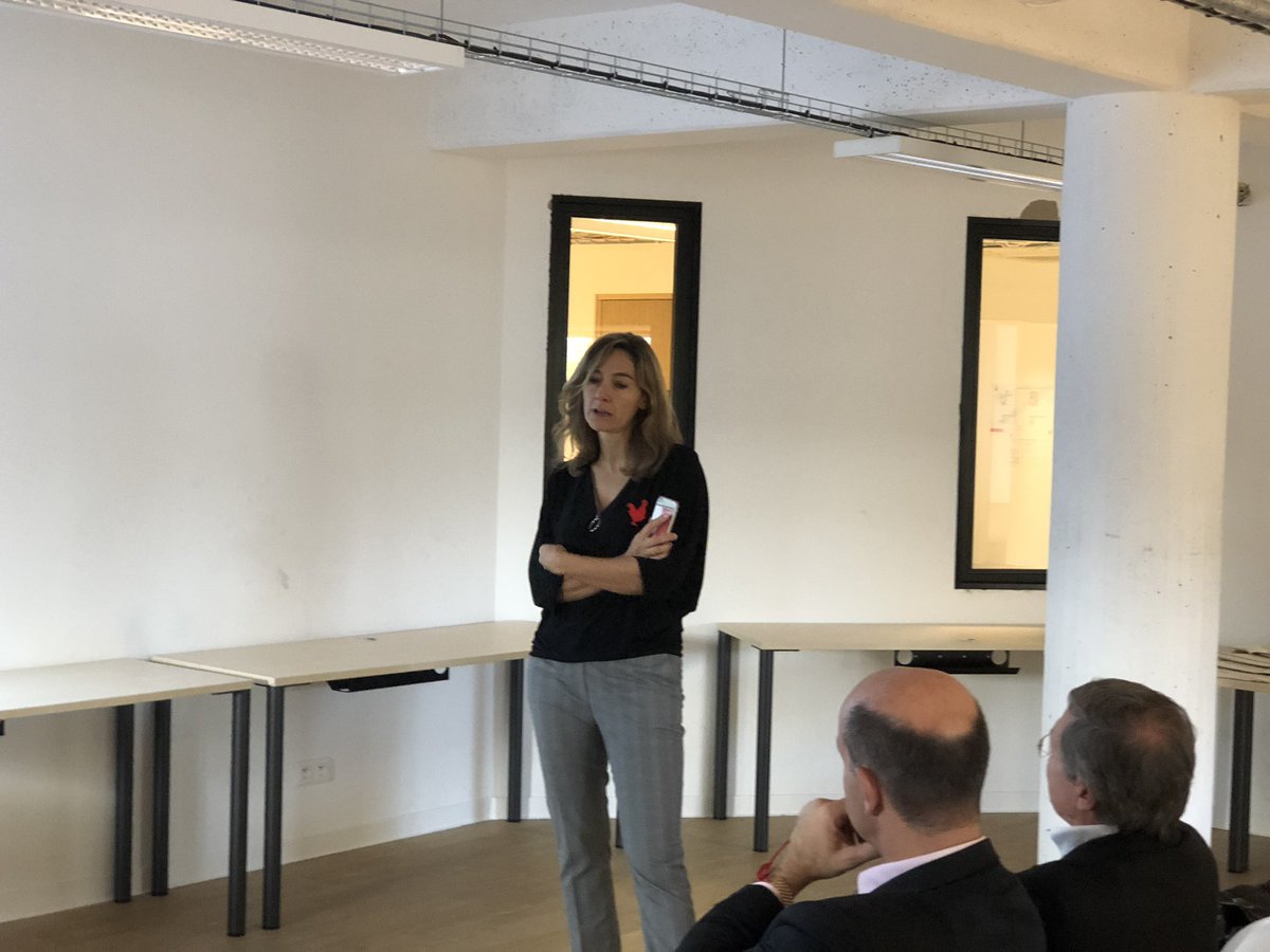 Nad_Alves's tweet photo. @VSegretain à #ecvaix pour le lancement de @ecv_digital_aix explique son souhait de se rapprocher des écoles pour mettre en avant les femmes dans la #Tech, créer des ponts entre étudiants et  #startups et attirer les talents sur le territoire 
#ecvdigital #formation #numerique https://t.co/BZeBpTselS