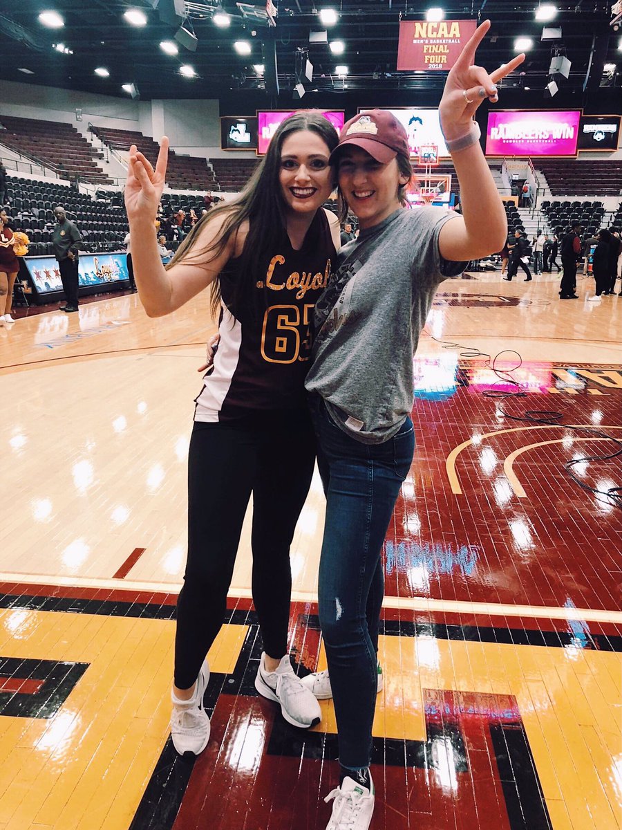 ΧΩ ♥️s <a href="/RamblersMBB/">Loyola Men's Basketball</a> &amp; <a href="/LoyolaDT/">Loyola Dance Team</a>