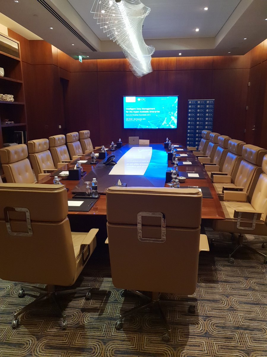 SwapnaSays's tweet photo. Conference ready! #Veeam #breakfastroundtable #backtowork #ITforum #IDCMEA #Moderator #VeeamON #DigitalTransformation https://t.co/EymA5V7t1p