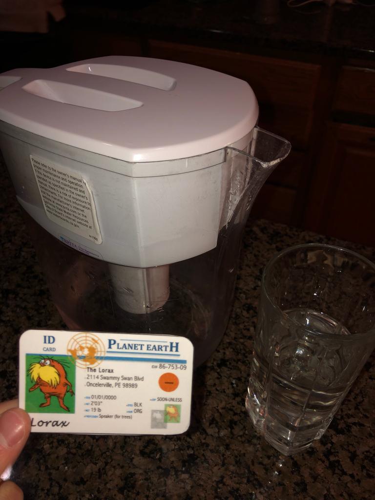 snelson_c's tweet photo. #apeswater @franklinlorax my family and I use this water purifier to purify our water and remove any harmful bacteria that could be present such as fecal coliform. We keep our water safe so we stay safe too https://t.co/HFQESX0nbr