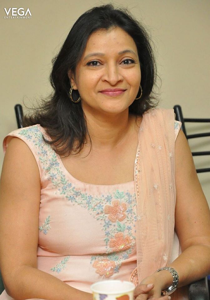 vegaent's tweet photo. Vega Entertainment Wishes a Very Happy Birthday to Actress #Manjula
#ManjulaGhattamaneni #Actress #Birthday #November08 #Vega #Entertainment #Vegaentertainment https://t.co/8Qt8QMg3Bt