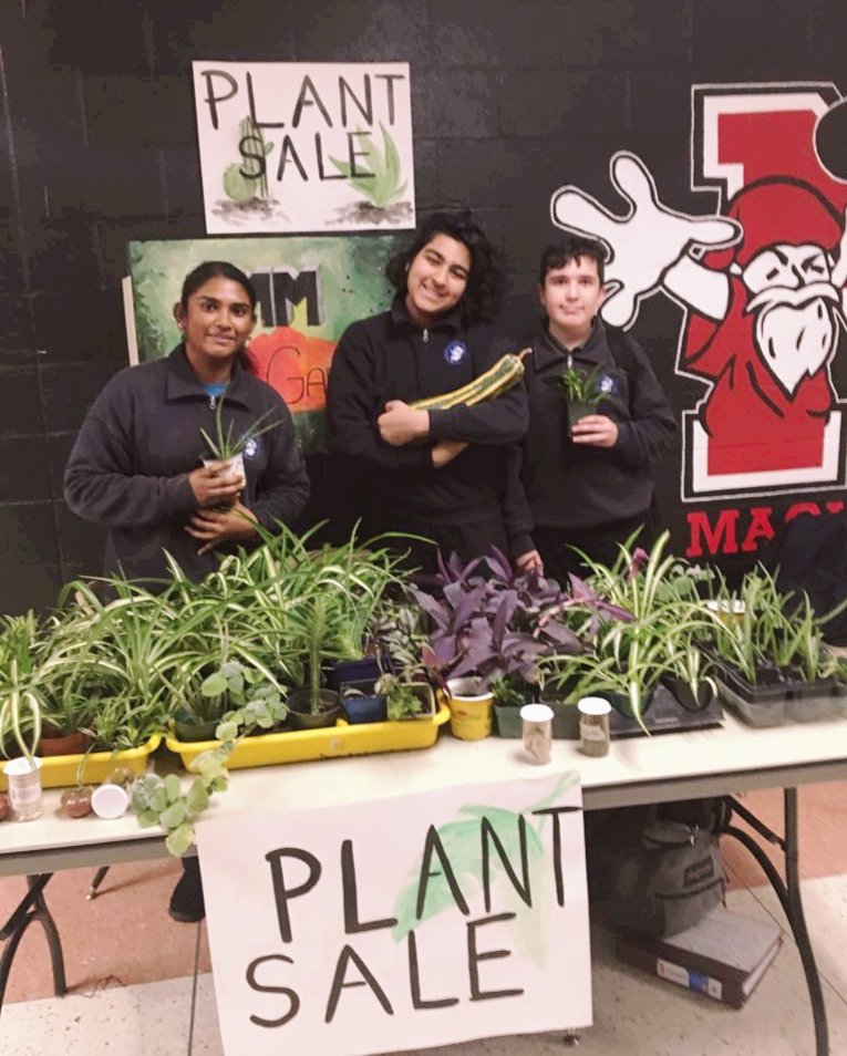 FMMtweets's tweet photo. Our students steal the show at #Gr8OpenHouse and clearly demonstrate #theFMMdifference @ycdsb https://t.co/xW8lCwAEUJ