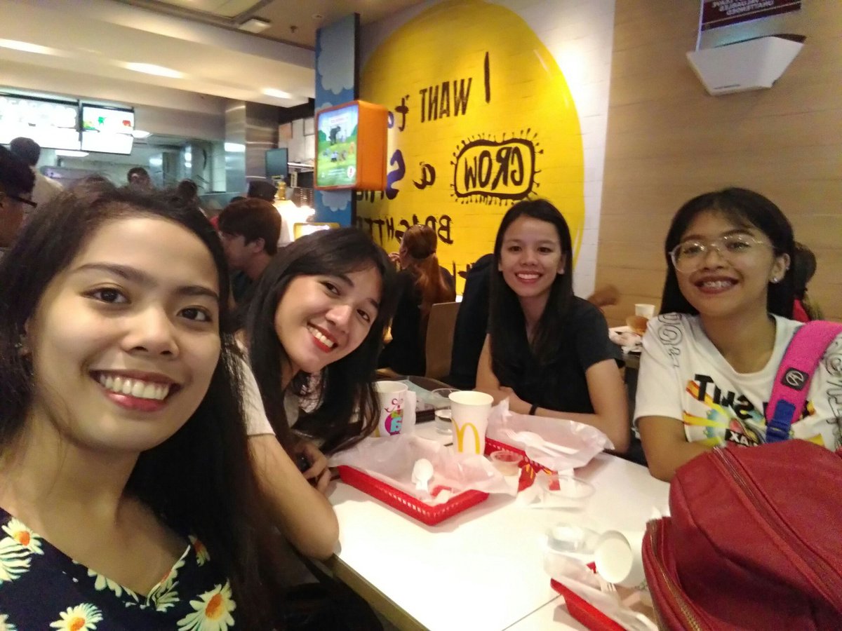 itsurgurlsummer's tweet image. "If at first you don't succeed, build a time machine."

My dates last Tuesday 😉 Time Freak's Premiere Night at SM Megamall ✨ #TimeFreak #TimeFreakNowShowing #TimeFreakPremiereNight

@asabfb @SophieT @Timefreakmovie