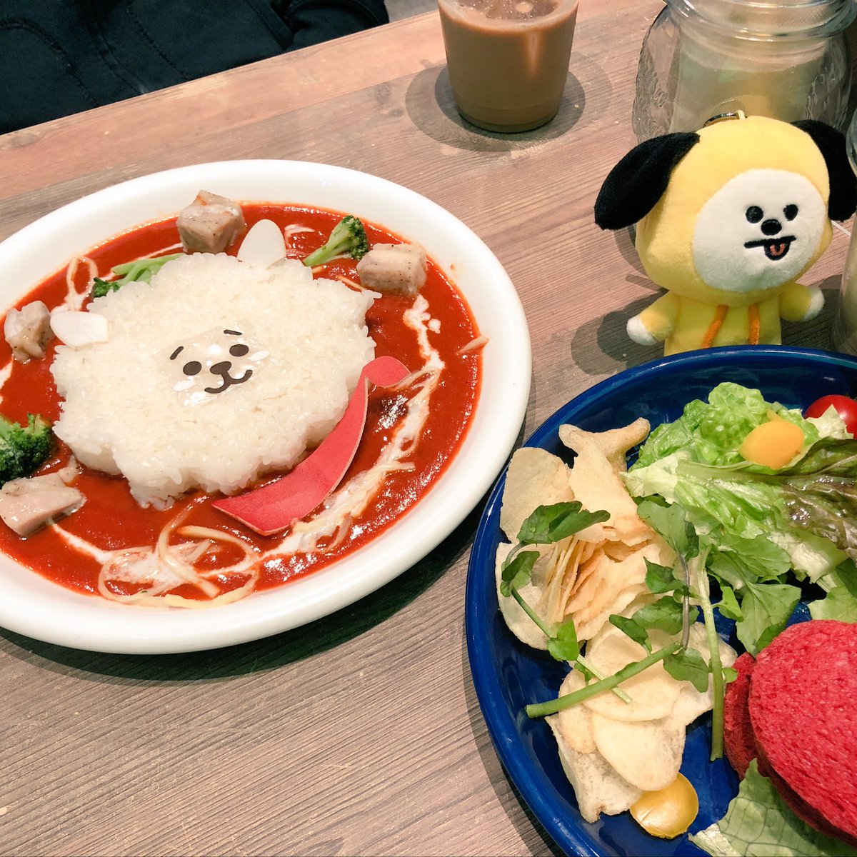 jmnchaaann's tweet image. bt21 カフェ可愛くて楽しかった😆✨
ご飯は。。。でした😹❤️

そして届いた！ボム〜😘✨
#armyRTしてくれた方フォローします
#大人ARMY #BTS #bt21