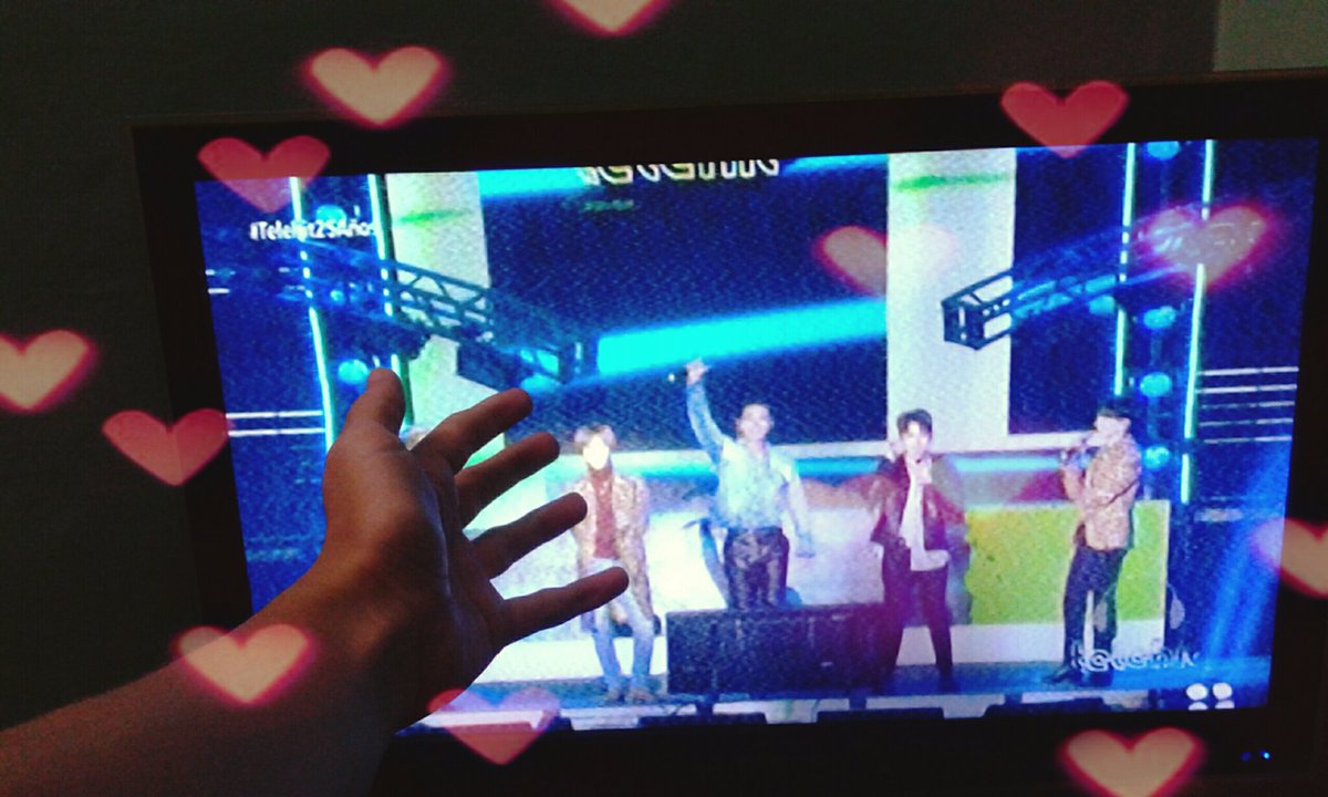 J_Irwin94's tweet photo. The best performance of the night 👏 in love of @SJofficial 😍❤ gracias @tvtelehit vi la transmisión desde Caracas, Venezuela 😊 #telehit25anos https://t.co/n9f53ZQYGs