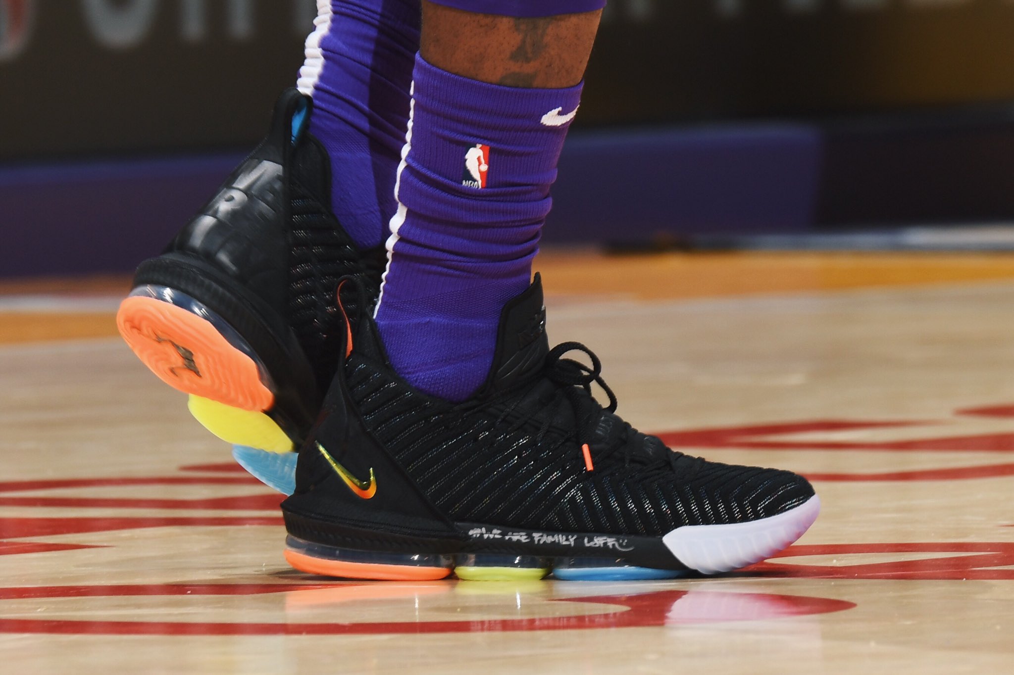 Kicks on Twitter: ".@KingJames brought out the Nike LeBron 16 “I Promise” against Minnesota https://t.co/eFJvuUHzIK" / Twitter