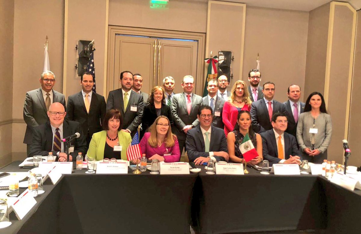 DGRI_2019's tweet photo. Agradezco @RogerGonzalezL de @CEMEXMx y su equipo por la gran labor para esta sesión del 5to Consejo de Negocios de Energía 🇲🇽🇺🇸 ¡Felicidades a todos los Consejeros! Trabajando juntos alcanzaremos la seguridad energética de la región https://t.co/A03d6K78qL