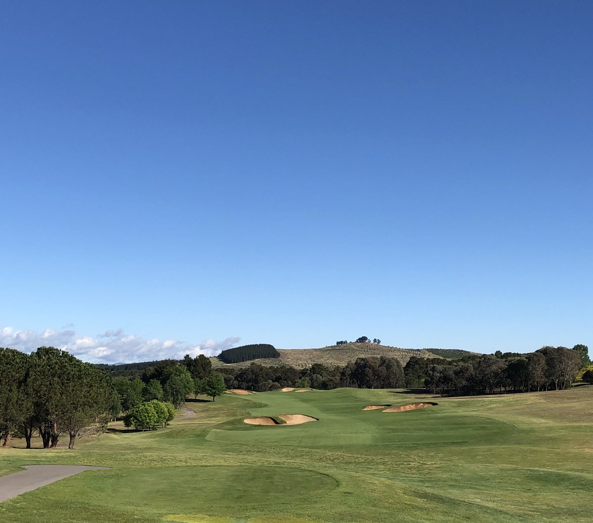 ryanstores_turf's tweet photo. A much needed 25mm of rain over the last couple of days! Today the sun was  sun was shining and so were we. https://t.co/qQzEhZO4IB