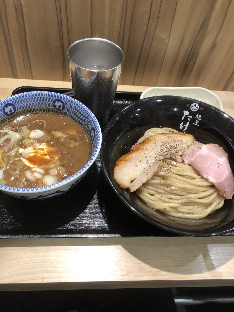 varry_d's tweet photo. 京都麺屋 たけ井
久しぶり過ぎて味玉と海苔を食べてから撮ってしまった💦失礼しました。
 
#FTAラーメン部 https://t.co/bd14hcovtH