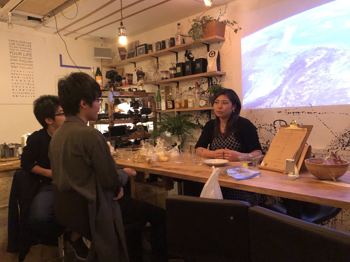 TETSU_LAW's tweet photo. 映像配信スタジオ兼スナック
映像の放映テストを見て、少しずつあれはどこ?とザワザワし始め一度来たかったという人が増加! 嬉!夜コワーキングスナックOK!スナックしたい方! 映像番組持ちたい方是非!#渋谷バー #映像配信スタジオ兼スナック #スナック #plusbar #shibuyaplusbar #ルイーダの酒場 https://t.co/Nh7OD28qb7