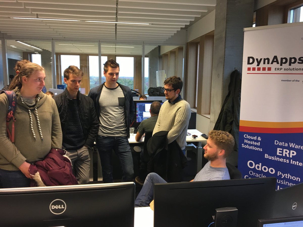 LeysenEline's tweet photo. Gisteren op bedrijfsbezoek geweest bij @DynApps
Bedankt @SVanbouwel om dit mogelijk te maken #itfactory #thomasmore #DynApps https://t.co/E2AXnuziTp