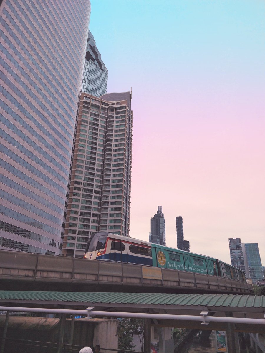 XOXONKTK's tweet photo. #ความสุขมีได้ทุกวัน 

🚆. ช่องนนทรี
🚢. เอเชียทีค https://t.co/1g6rYCTSoq